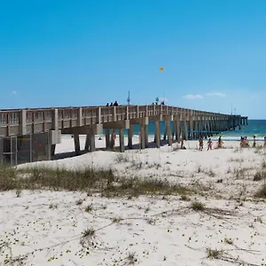 Large Balcony! Gulf Front Master Suite! Many Amenities On-site! Holiday home